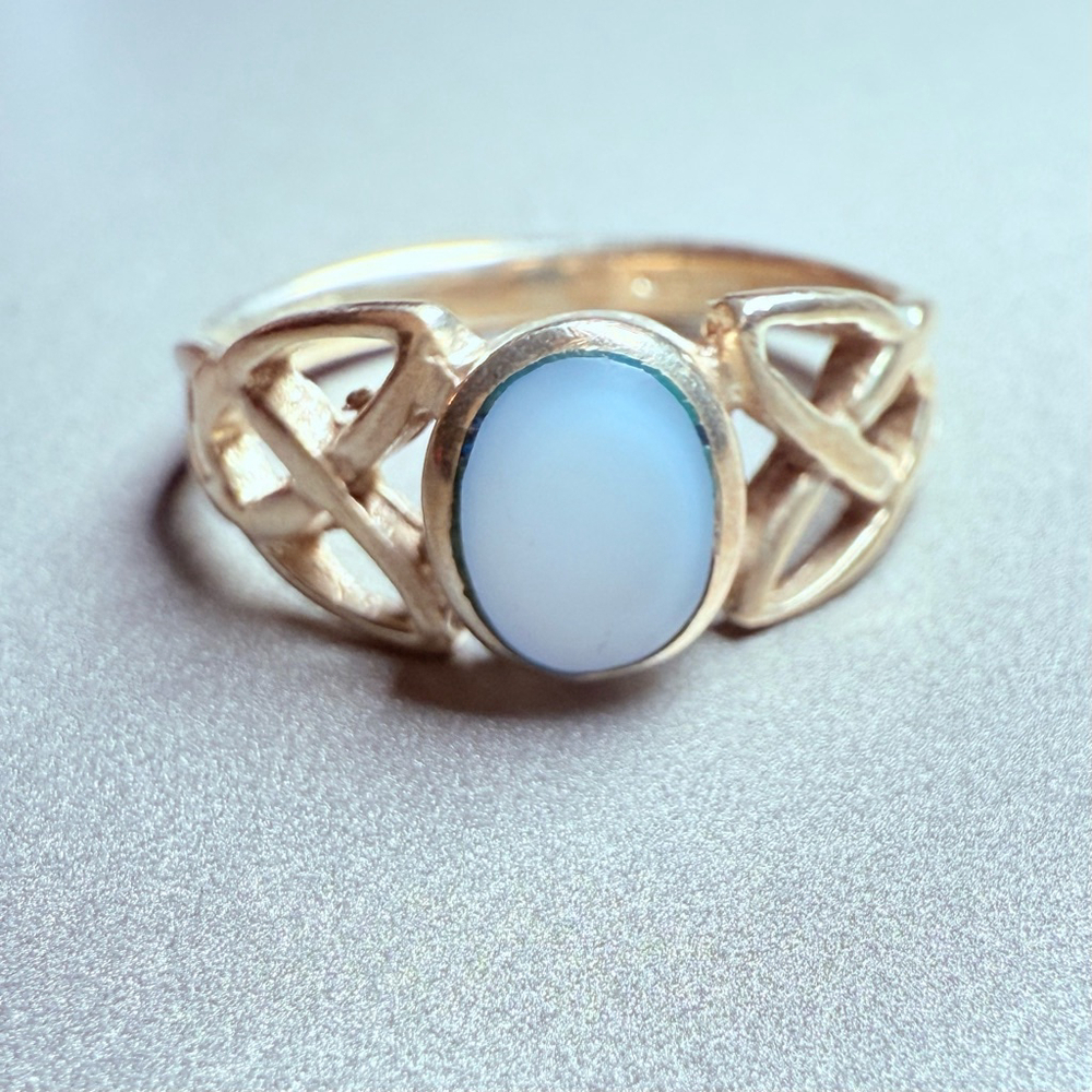 Celtic Trinity Knot .56 CT Moonstone Sterling Silver 925 Vintage Ring